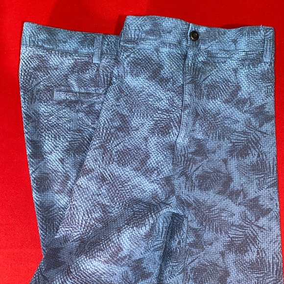 PGA Shorts - Picture 3 of 5